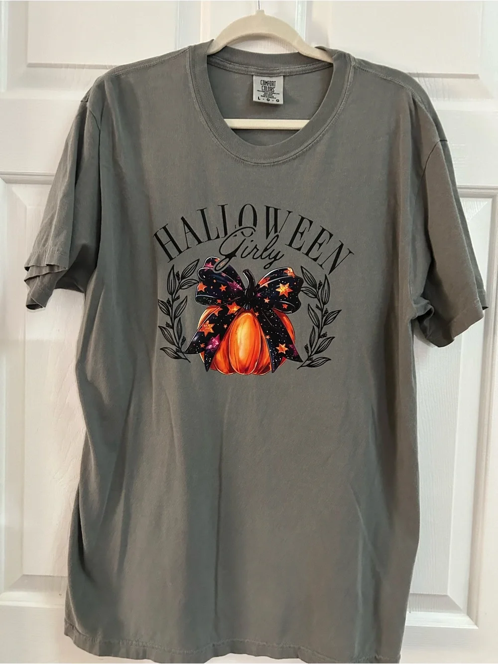 Comfort Colors Gray Halloween Pumpkin Tee with Bow Graphic
